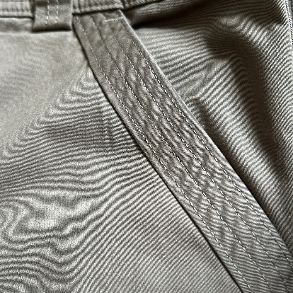 Abercrombie & Fitch Olive Cargo Pants - Picture 9 of 9